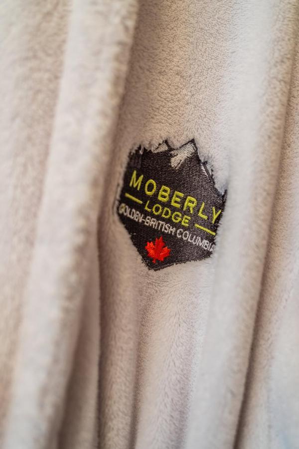 Moberly Lodge Golden Eksteriør bilde
